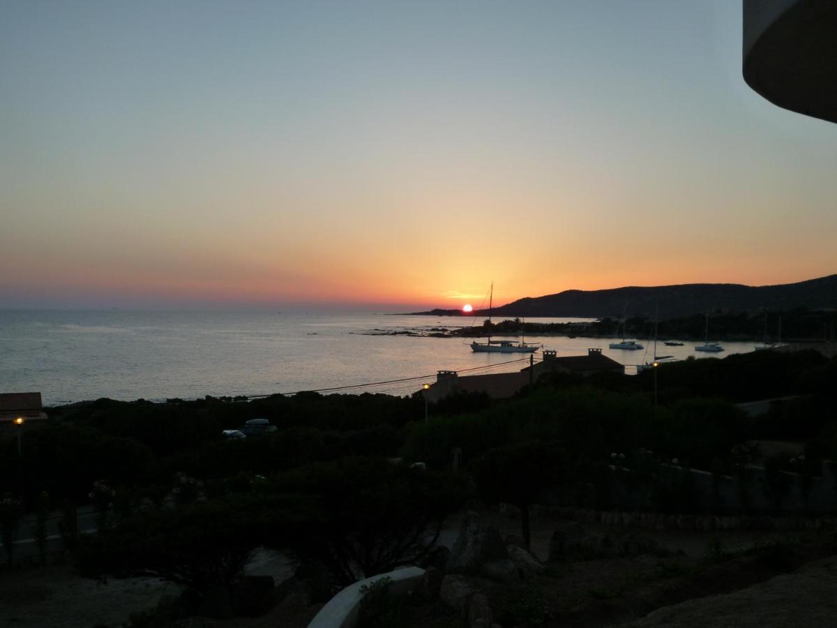 Appartement Pied Dans L Eau Et Vue Mer Magnifique Sartène Dış mekan fotoğraf